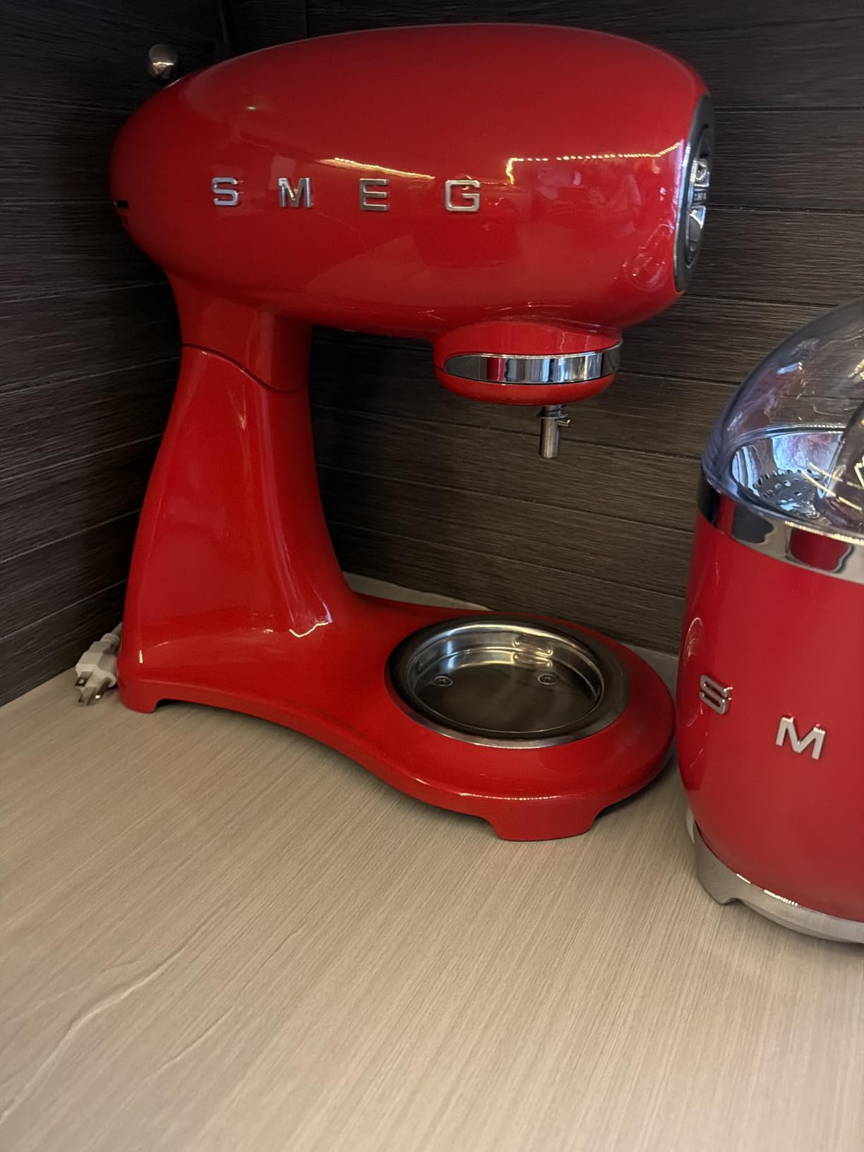Cuisinart SMF03 Stand Mixer - 5 Qt Tilt-Head Mixer with Stainless Steel Bowl, 10 Speeds, Retro 50s Vintage Style - Red customer photo 2