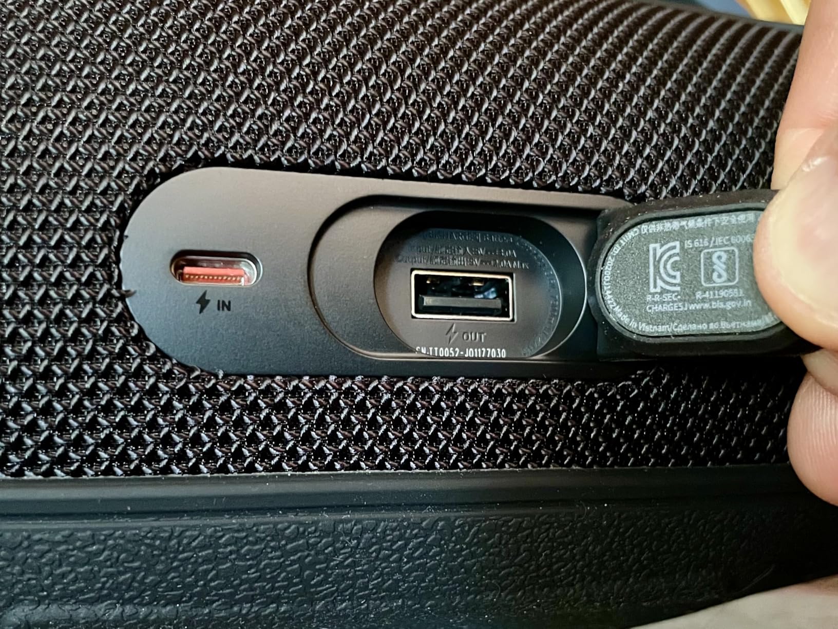 JBL CHARGE 5 - Portable Waterproof (IP67) Bluetooth Speaker with Powerbank USB Charge Out, 20 Hours Playtime, JBL PartyBoost (Black) customer photo 2