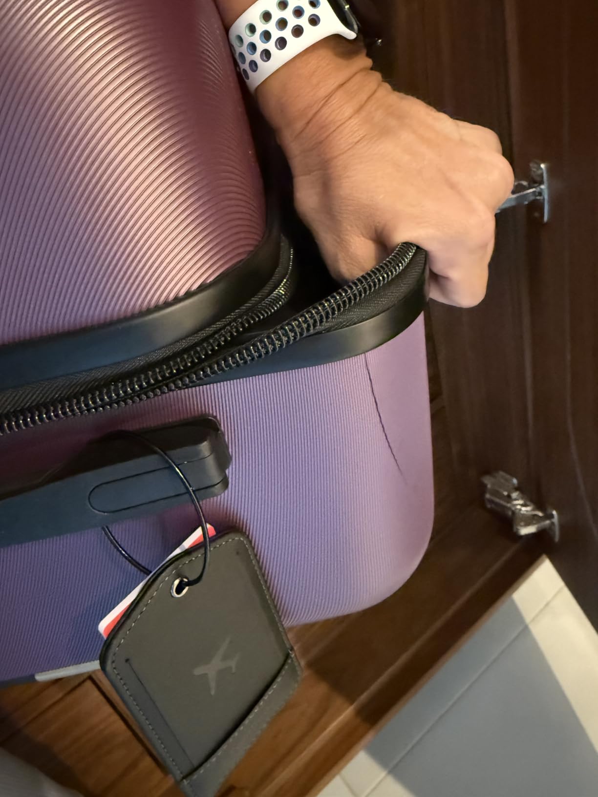 DELSEY PARIS Cruise 3.0 Hardside Expandable Luggage with Spinner Wheels, Graphite, Carry on 20 Inch customer photo 2