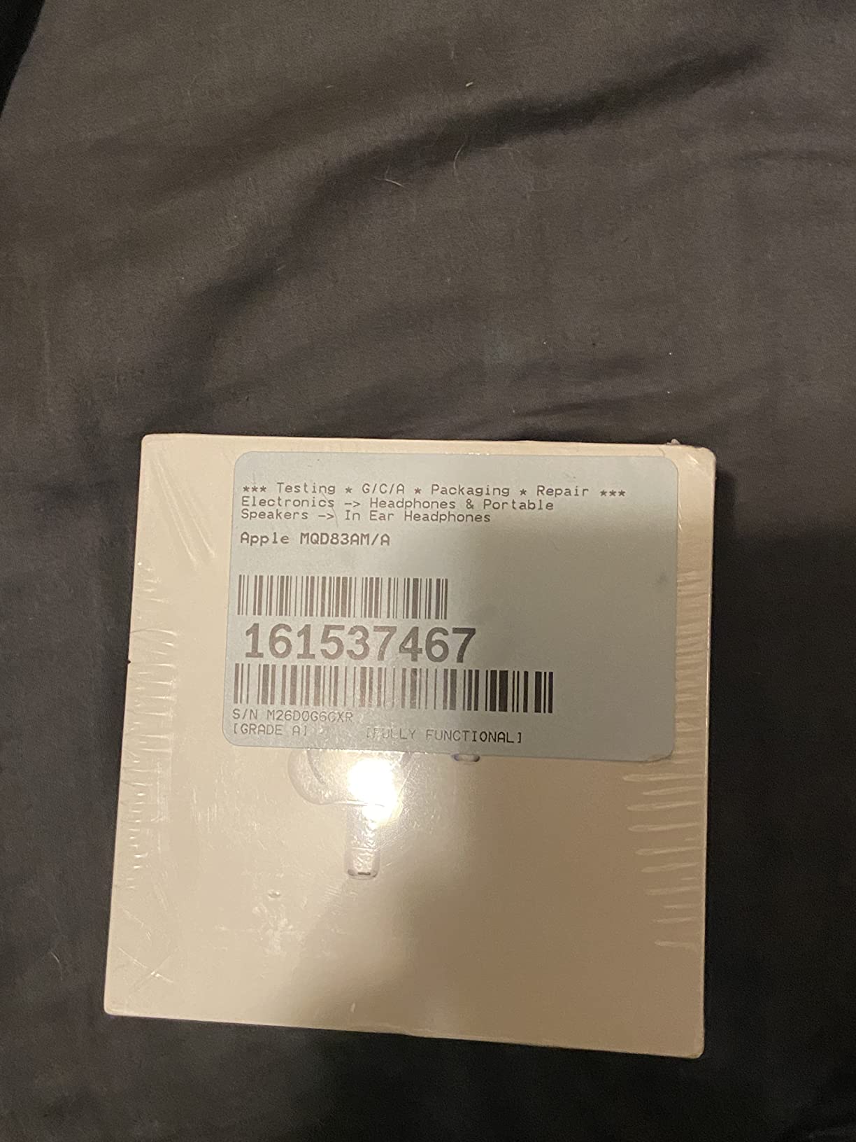 Apple AirPods Pro (2nd Generation) (Renewed) customer photo 2