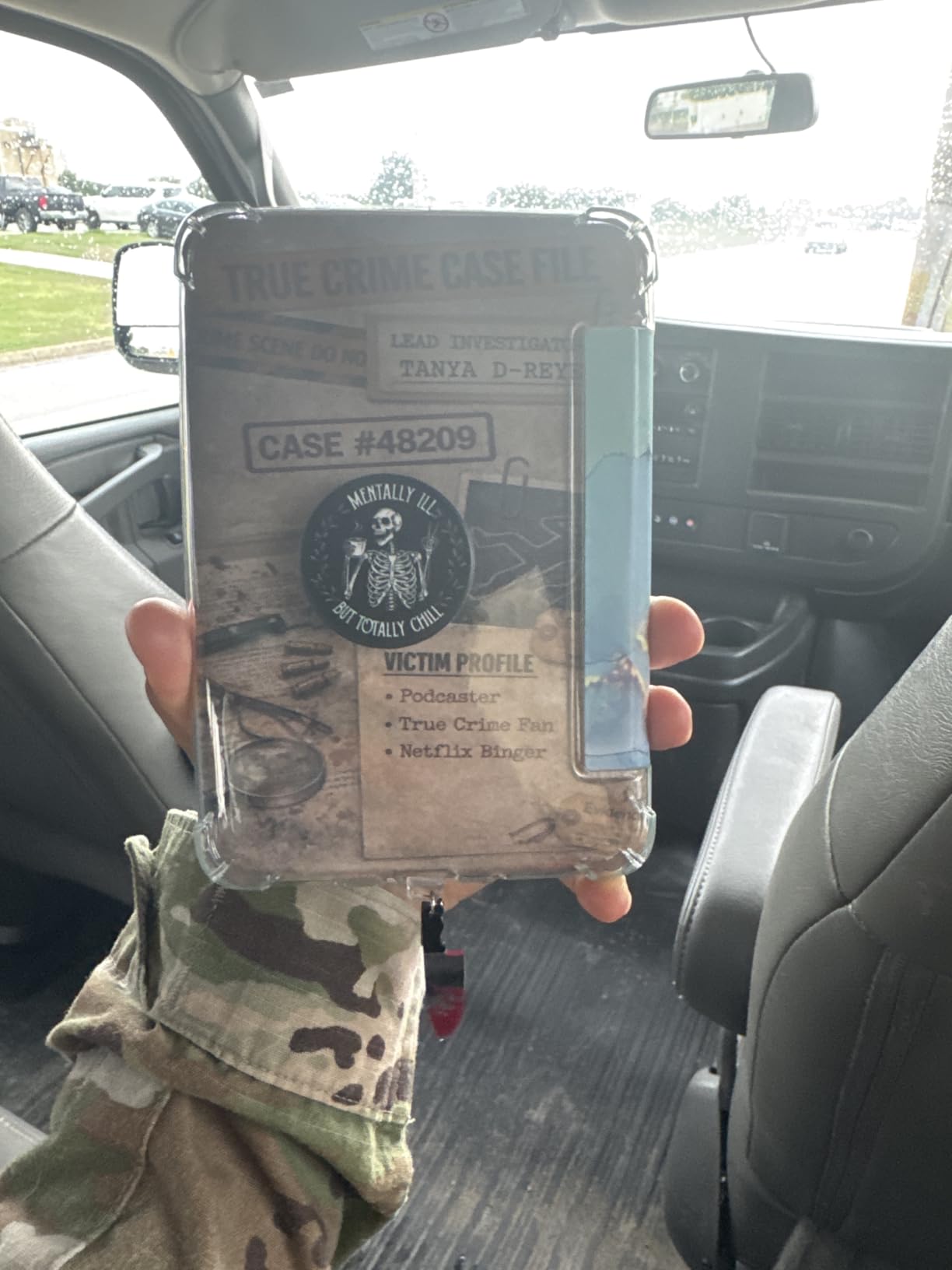Kindle 16 GB (newest model) - Lightest and most compact Kindle, now with faster page turns, and higher contrast ratio, for an enhanced reading experience - Matcha customer photo 2