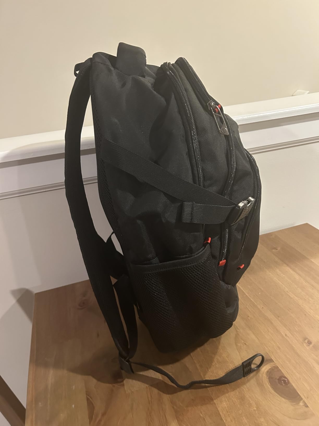 Swissdigital Design Laptop Backpack with USB Charging Port, Travel Backpack Fits 15.6 inches Computer, 31L College School Backpack for Men customer photo 2
