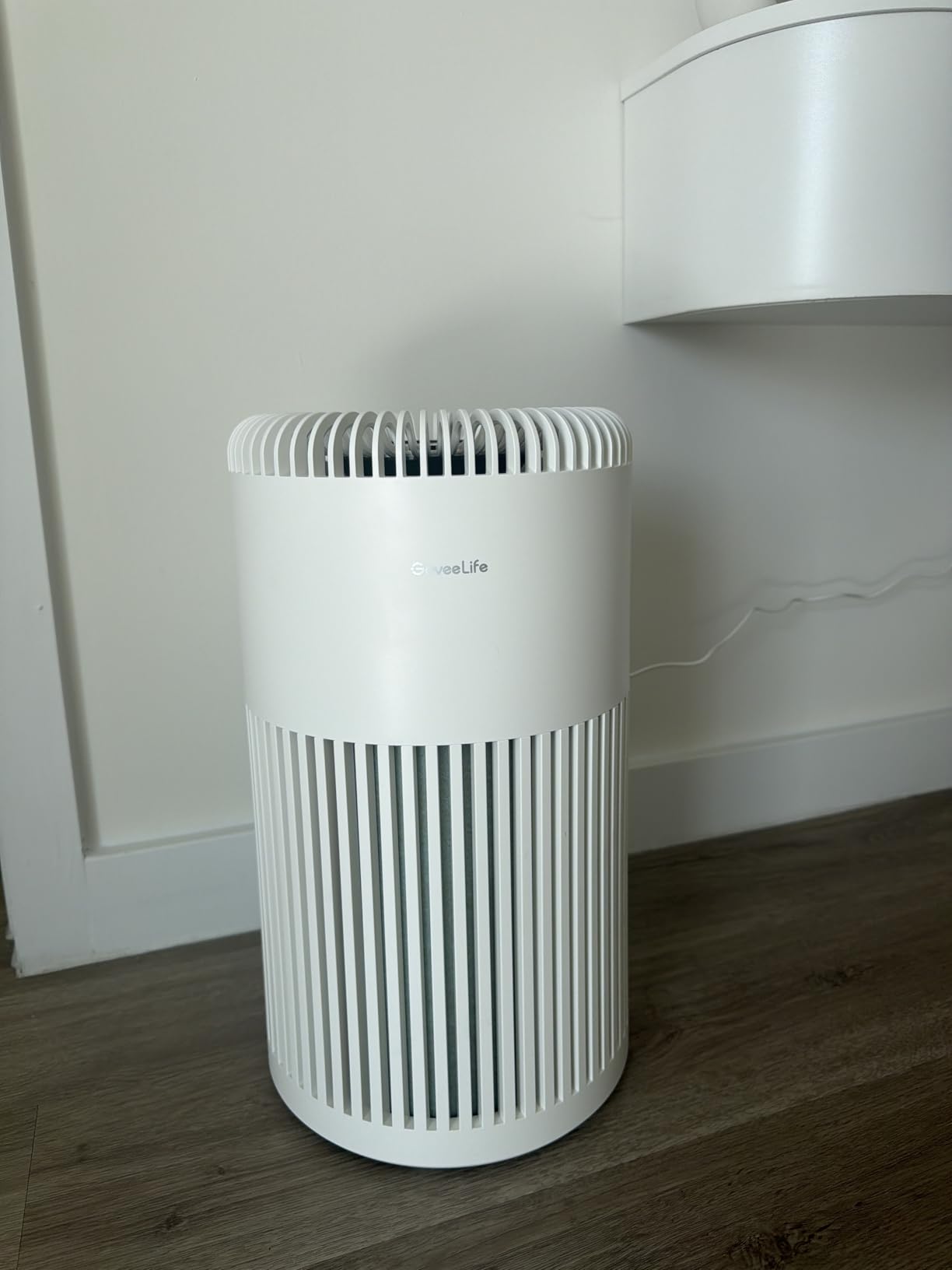 GoveeLife Smart Air Purifier for Home Large Room Up to 1524 sq.ft. with Washable Filter, Integrated PM 2.5 Air Quality Sensor, WiFi, White customer photo 1