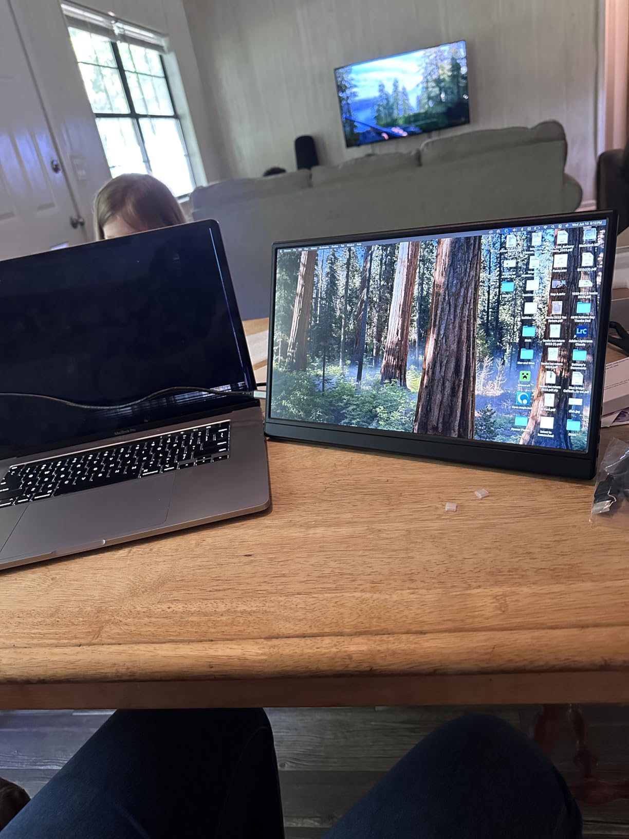 WGK 17.3 inch Portable Monitor 1080P FHD 144Hz Travel Display HDMI/USB-C Compatible with Laptops, Desktops, Phones, PS, Mac, Xbox, Switch, and Other Gaming Devices with Smart Cover & Speakers VESA customer photo 2