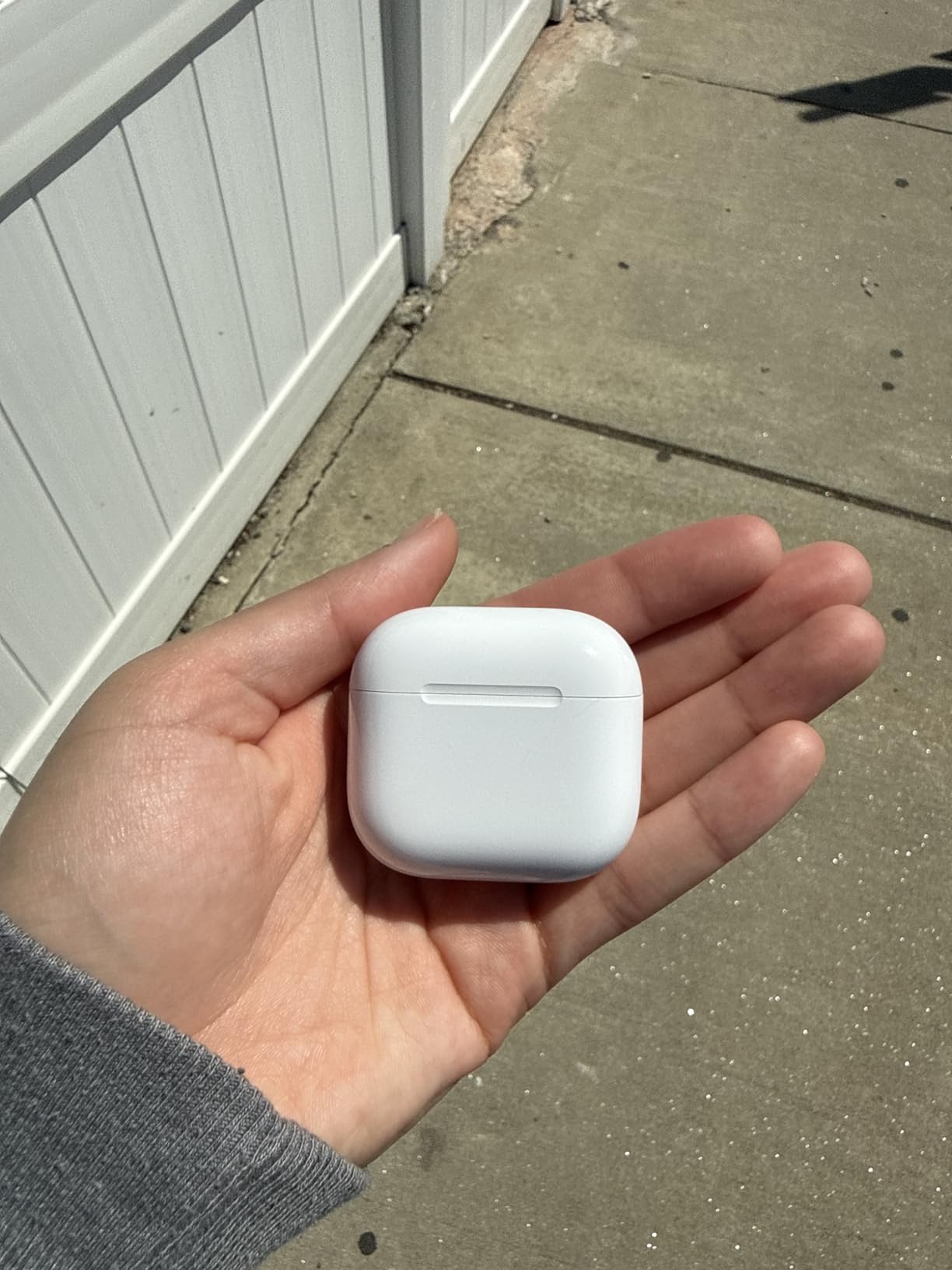 Apple AirPods 4 Wireless Earbuds, Bluetooth Headphones, with Active Noise Cancellation (Renewed) customer photo 2