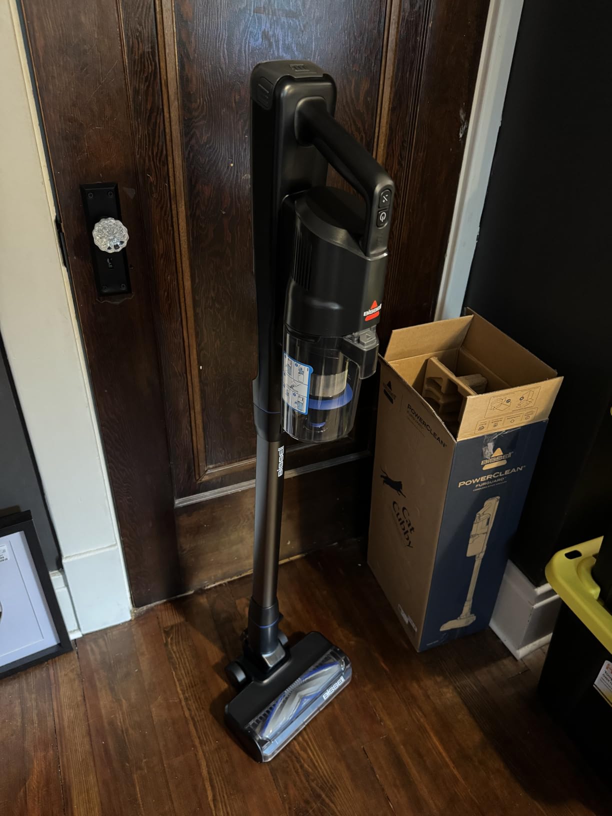 Bissell PowerClean FurGuard 280W Self-Standing Cordless Vacuum w/Self-Cleaning Brush Roll, Strong Suction, Removeable Battery, Wall Mount, Upholstery Tool & Bright Headlights customer photo 2