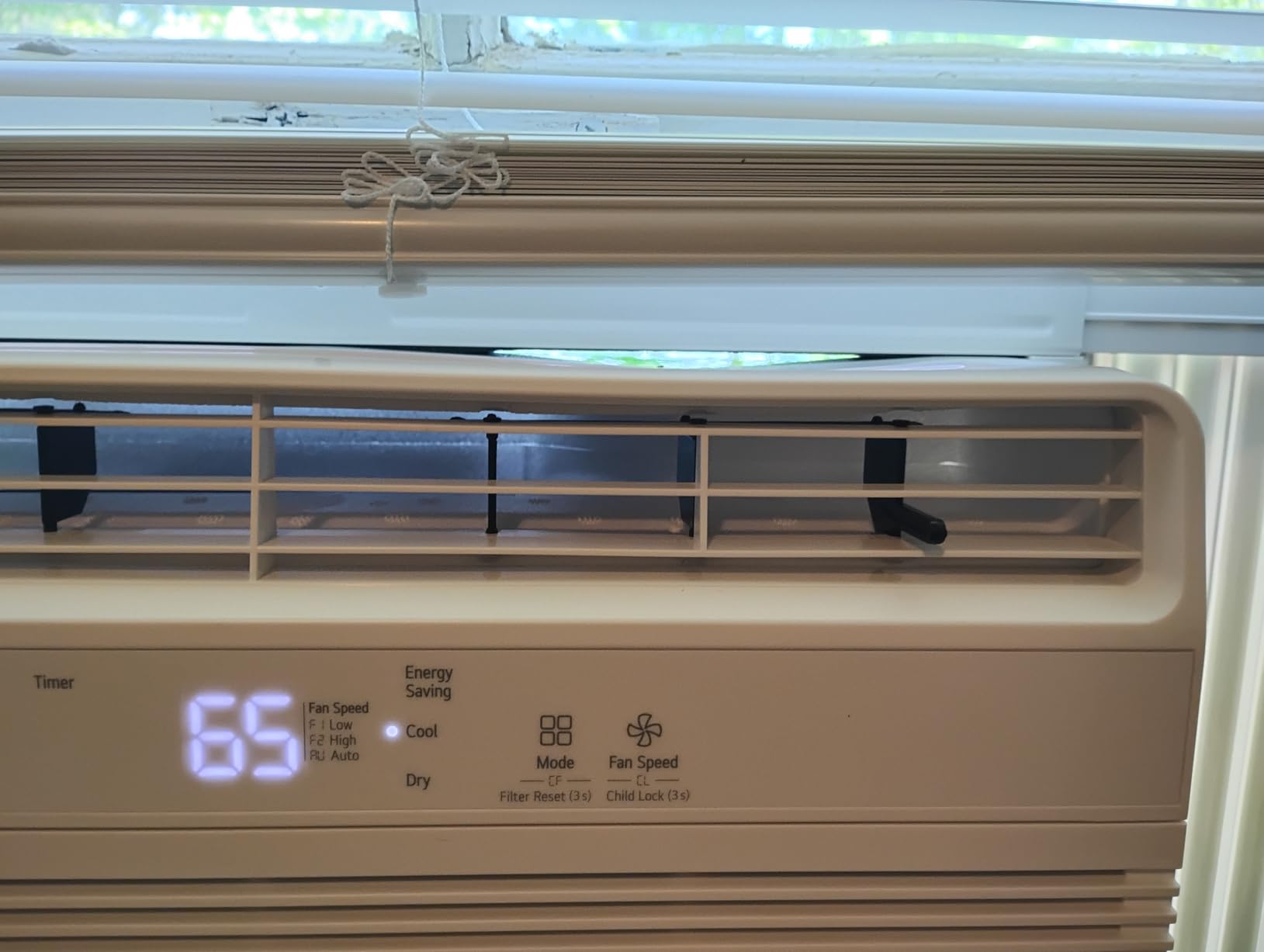 LG 5000 BTU Window Air Conditioner with Remote, Easy Button Control Ultra-Quiet Compact-size Cools 150 Sq.Ft. for Small Room, Washable Filter AC Unit Easy Installation White LW5025R customer photo 2