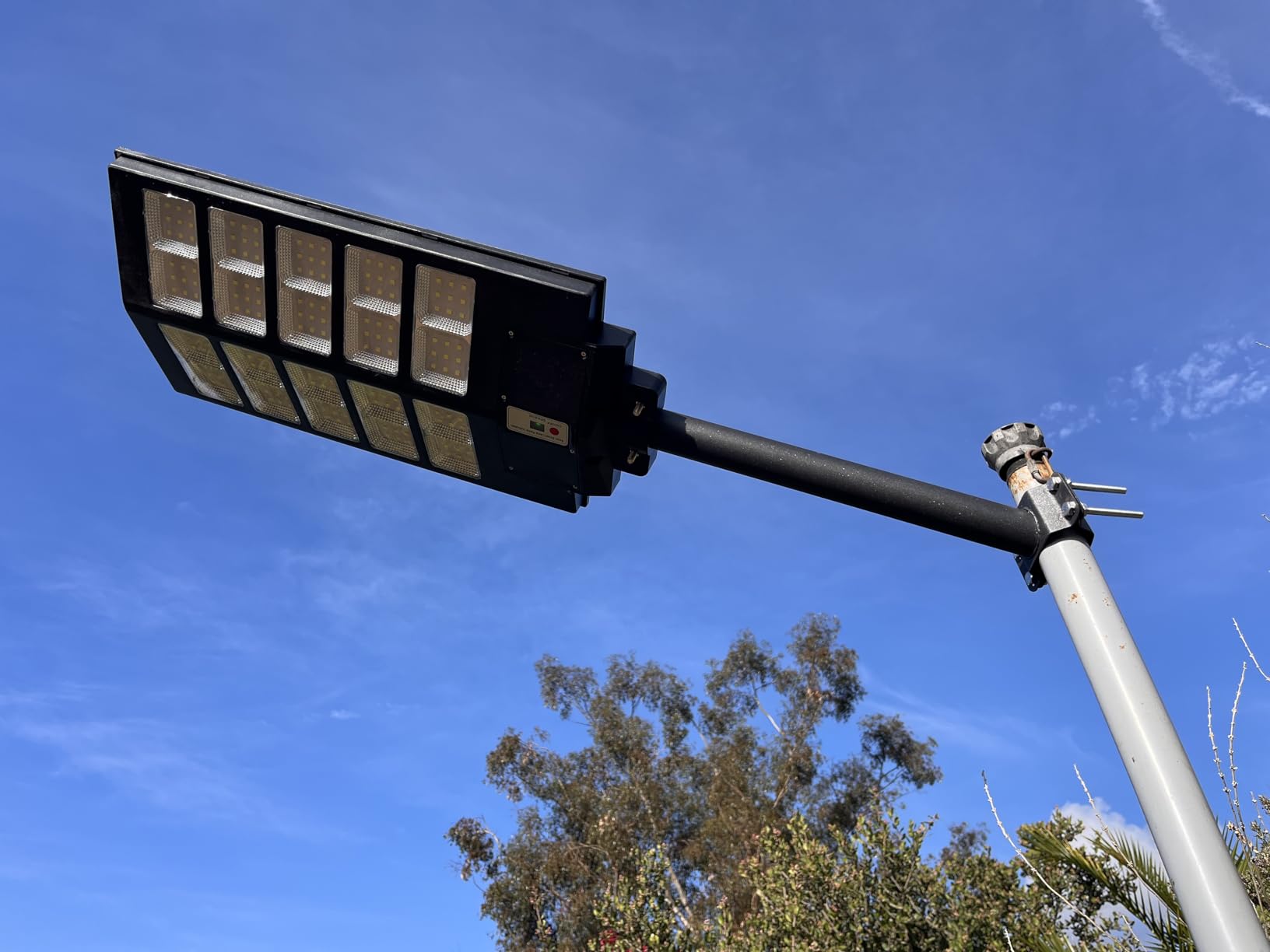 JAYNLT Y-3000W Solar Street Lights Outdoor, 300000LM 6500K Commercial Parking Lot Lights Dusk to Dawn, Waterproof Solar Security Flood Lamps with Motion Sensor and Remote for Street, Garden, Farm customer photo 2