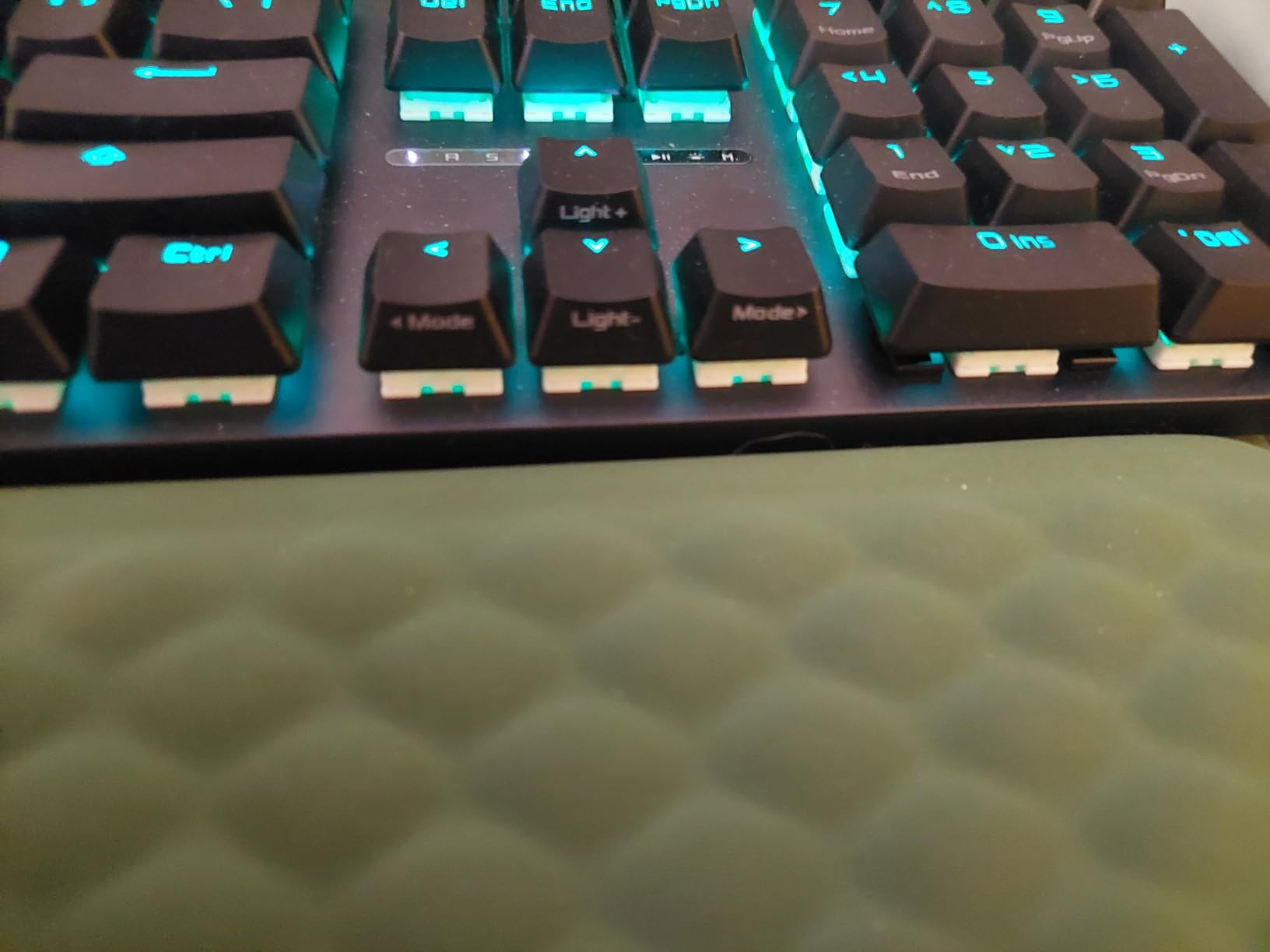 ASUS ROG Strix Scope II X Wired USB Mechanical Gaming Keyboard - 100% Full-Size, Hot Swappable ROG NX Snow V2 Linear Switches, PBT Keycaps, RGB - Black customer photo 2