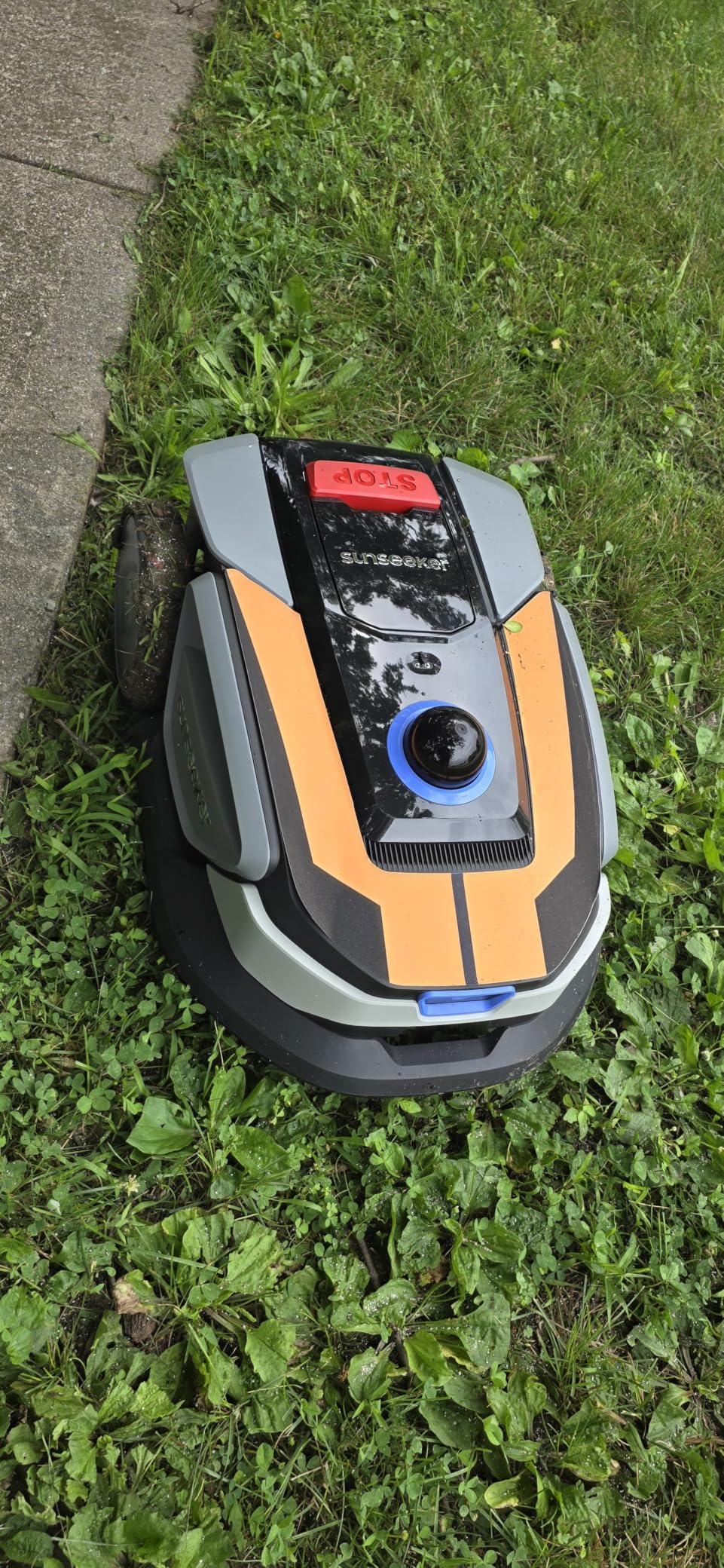 Sunseeker S4 LiDAR Robot Lawn Mower for Up to 0.25 Acre (1000 m2), Vision AI + 360 Degree 3D LiDAR Navigation, Wire-Free Virtual Boundary, Systematic Cutting, 42% Slope, App Control, 60 dB Quiet Mowing customer photo 1