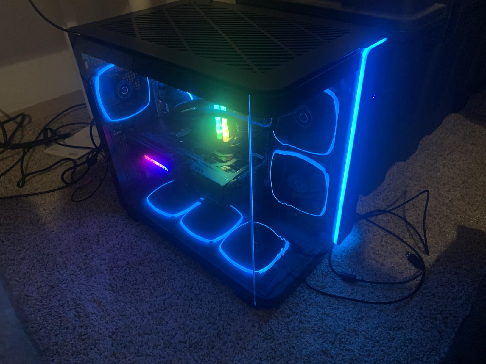 Skytech Gaming Crystal Gaming PC, AMD Ryzen 7 7700 3.8GHz, NVIDIA RTX 5060 Ti 8GB VRAM, 1TB NVMe SSD, 32GB DDR5 RAM 5600, 650W Gold PSU, Wi-Fi, Win 11, Desktop customer photo 1