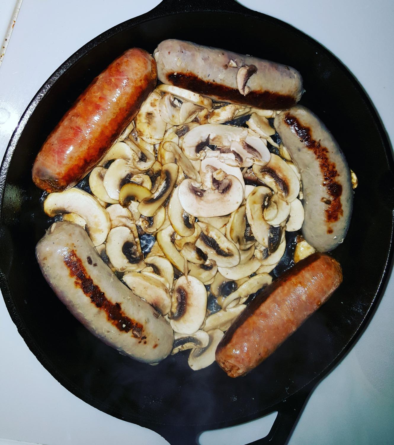 Lodge Pre-Seasoned Cast Iron Skillet, PFAS-Free, 9 Inches customer photo 2