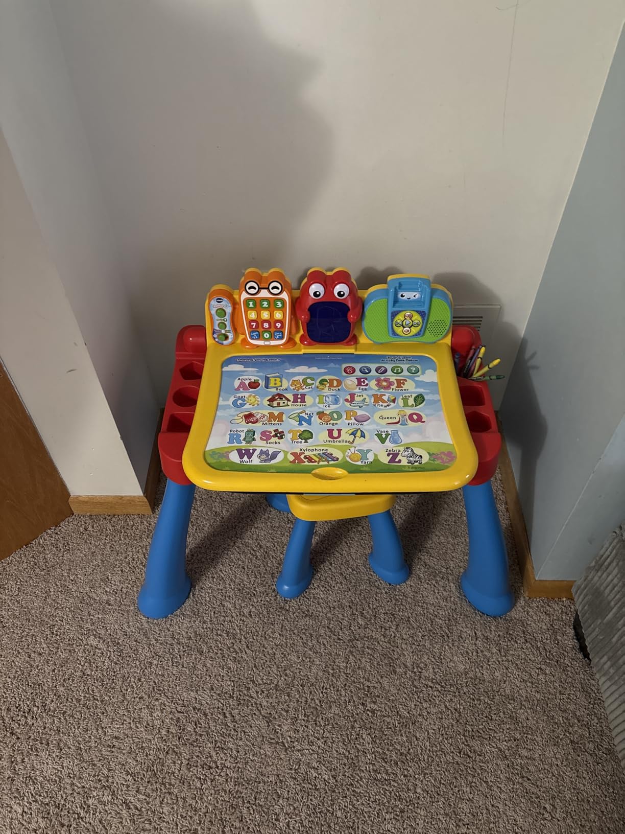 VTech Touch and Learn Activity Desk Deluxe (Frustration Free Packaging) customer photo 1