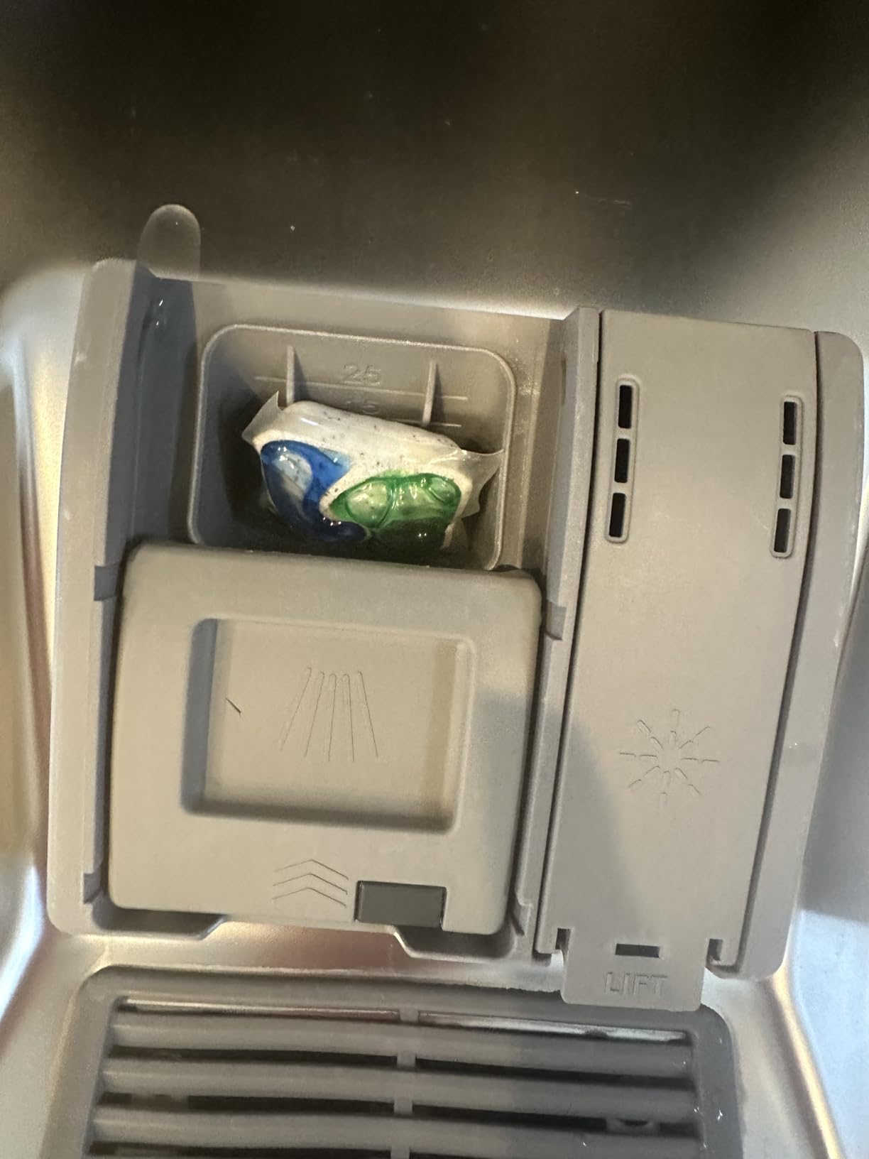 Cascade Complete Dishwasher Pods - Fresh Scent ActionPacs, Dishwasher Detergent, Dishwasher Soap, Detergent Pods, 78 Count customer photo 1