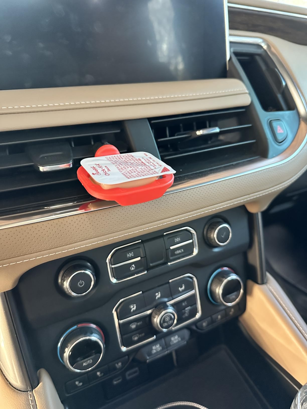 Saucemoto Dip Clip | An in-car sauce holder for ketchup and dipping sauces. As seen on Shark Tank (2 Pack, Black) customer photo 1