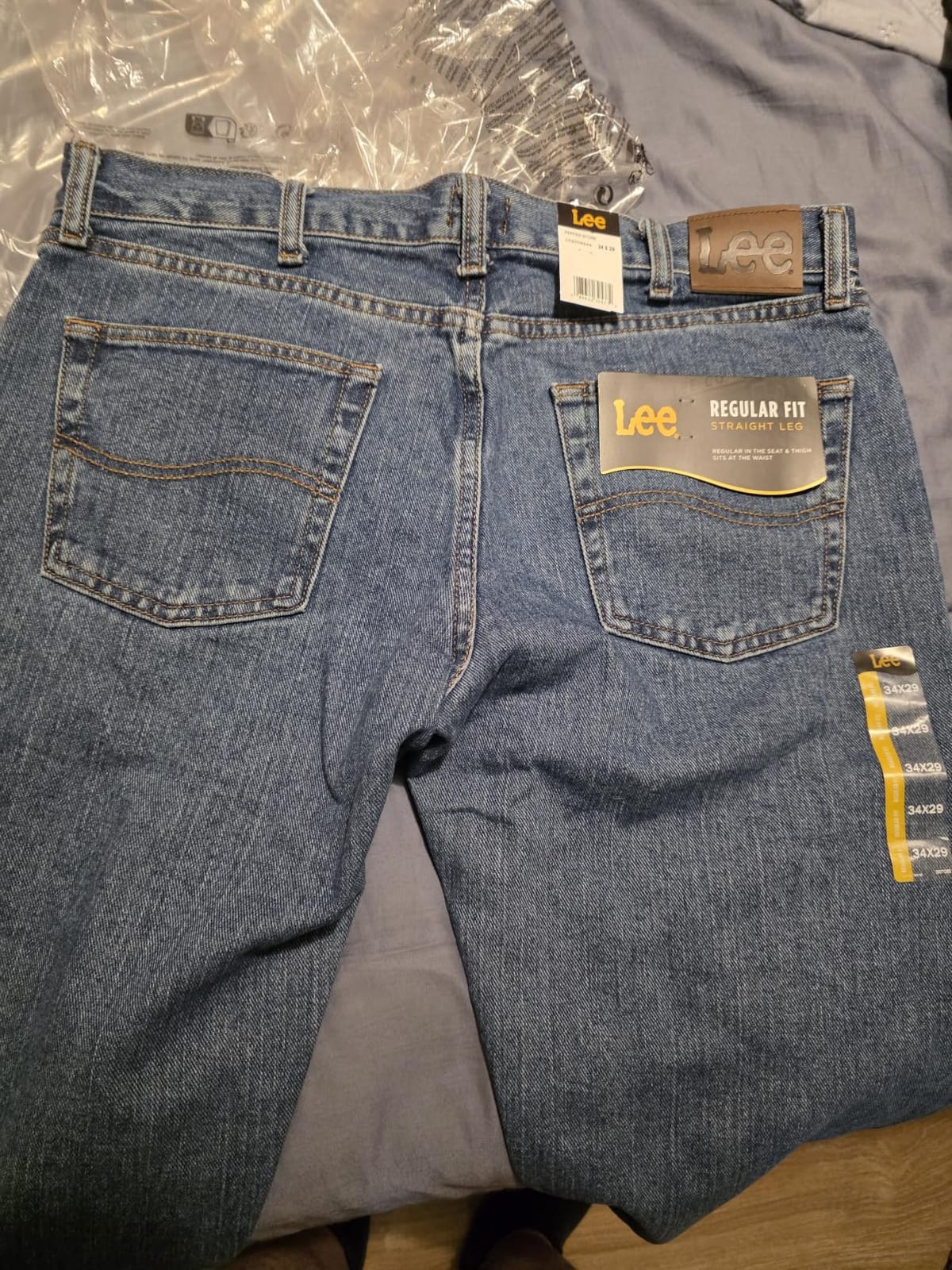 Lee Men's Regular Fit Straight Leg Jean customer photo 1