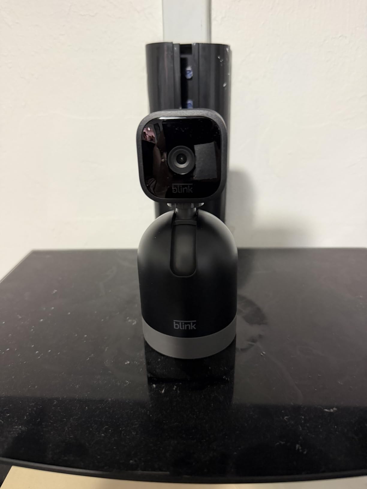 Blink Mini Pan-Tilt Camera (newest model), Rotating indoor plug-in smart security camera, two-way audio, HD video, motion detection, Works with Alexa (Black) customer photo 2