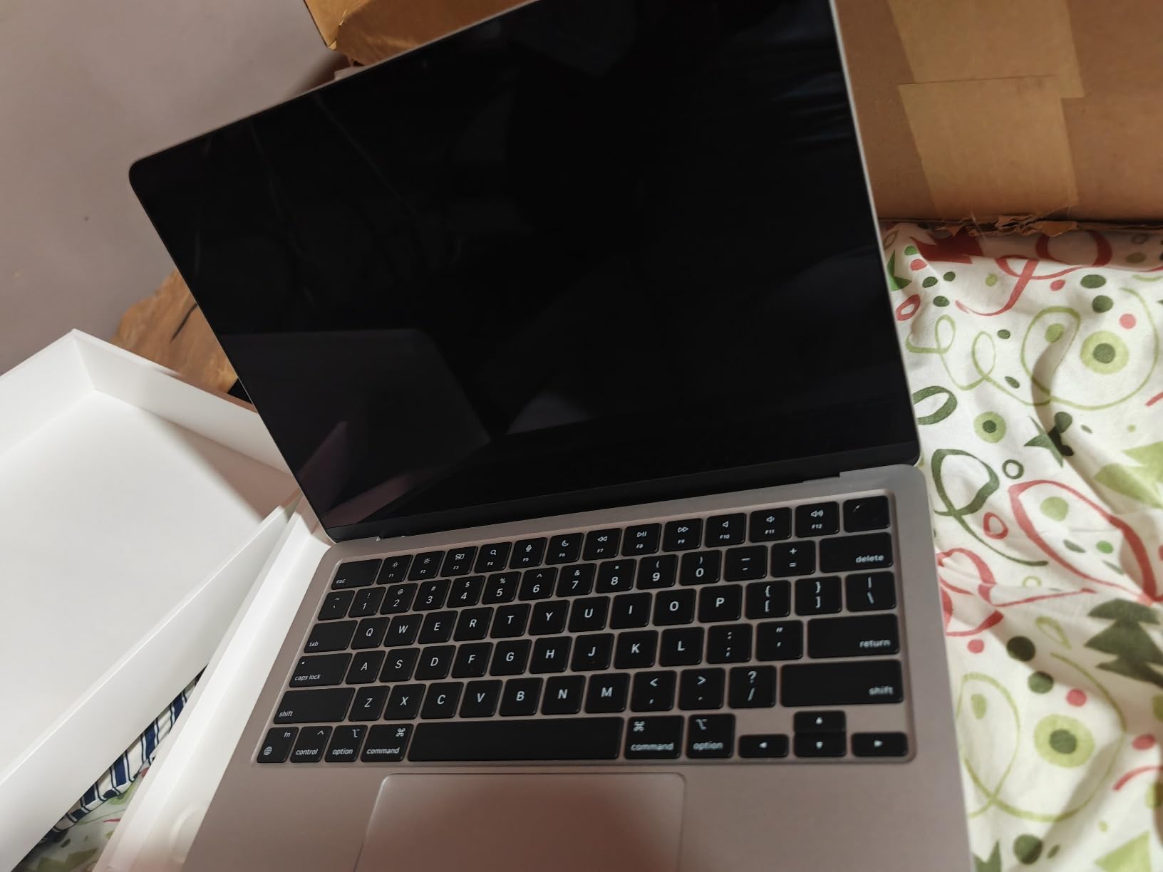Apple 2022 MacBook Air Laptop with M2 chip, 13.6-inch, 8GB RAM, 512GB SSD Storage, Midnight (Renewed) customer photo 2