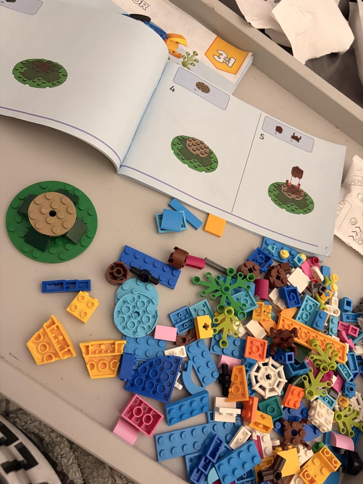 LEGO Creator 3 in 1 Exotic Parrot Building Toy Set, Transforms to 3 Different Animal Figures - from Colorful Parrot, to Swimming Fish, to Cute Frog, Creative Toys for Kids Ages 7 and Up, 31136 customer photo 1