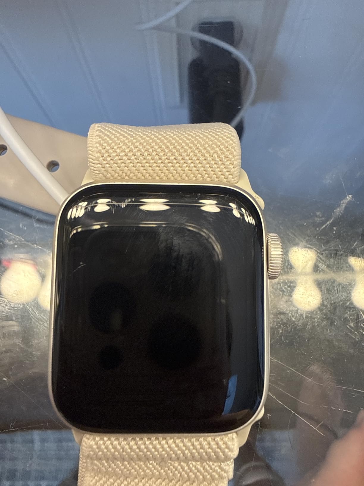 Apple Watch SE (2nd Gen) (GPS, 40mm) - Midnight Aluminum Case with Midnight Sport Band, S/M (Renewed) customer photo 1