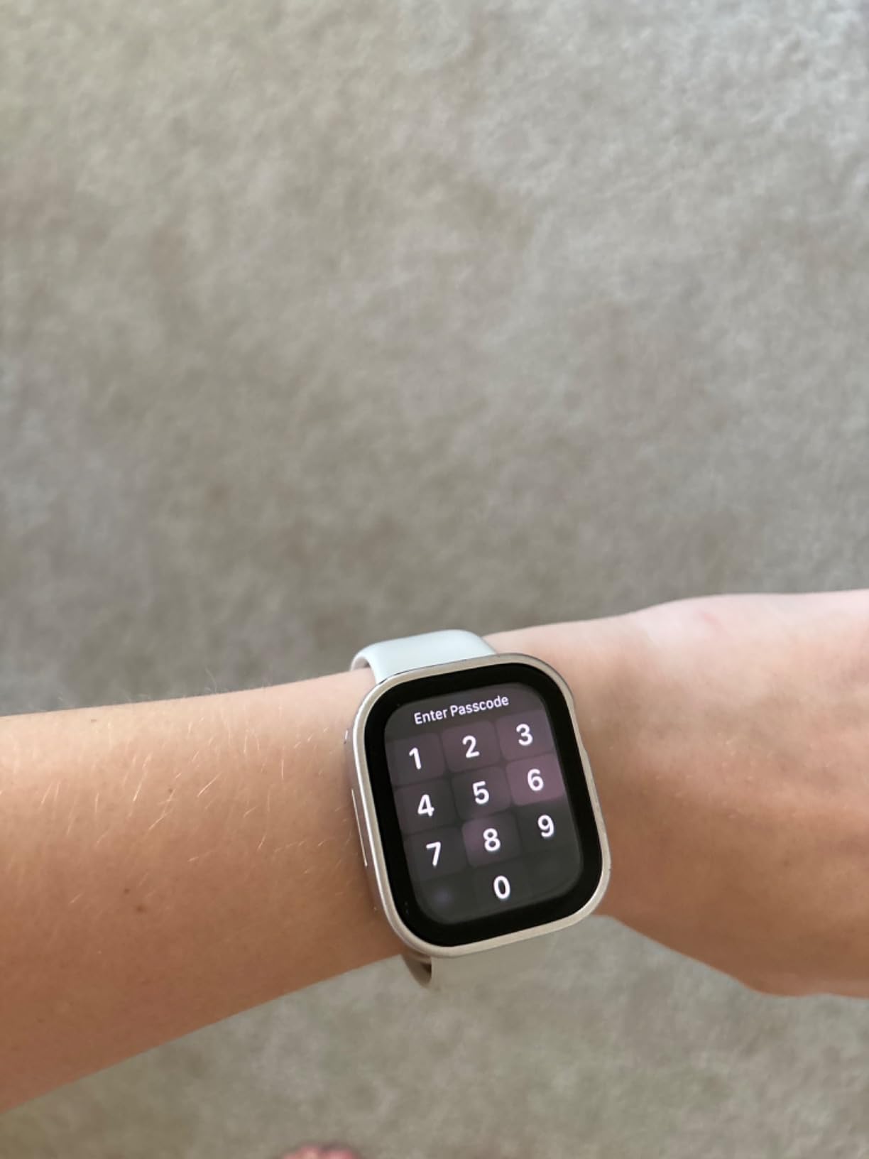 Apple Watch Series 8 [GPS, 41mm] - Starlight Aluminum Case with Starlight Sport Band, S/M (Renewed) customer photo 1