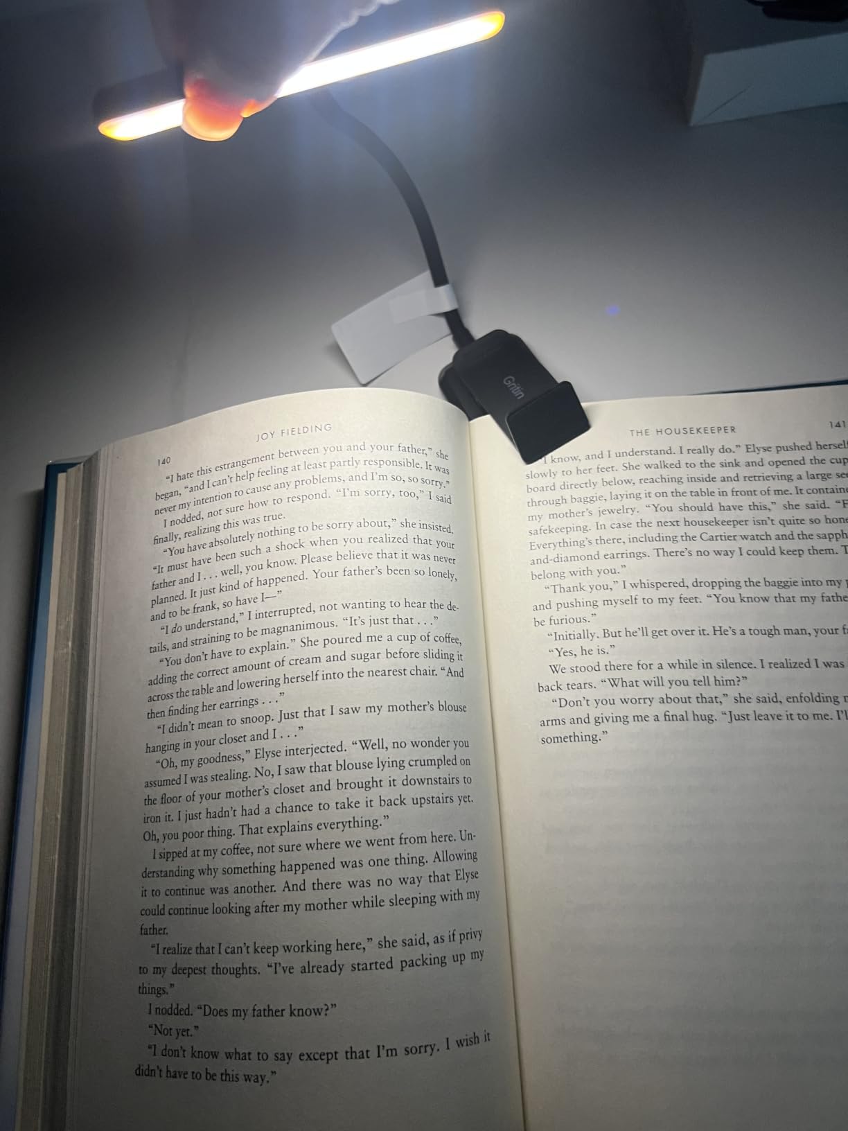 Gritin 19 LED Rechargeable Book Light for Reading in Bed customer photo 2