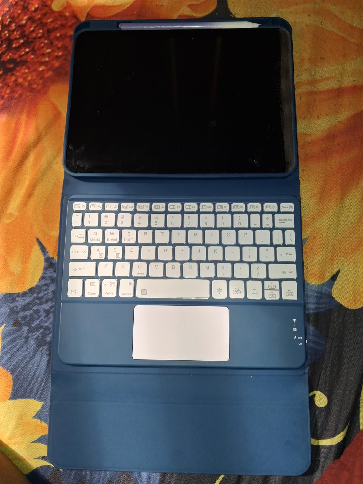 Harvopu for iPad A16 11th/10th Generation Case with Keyboard, Folio Cover customer photo 2