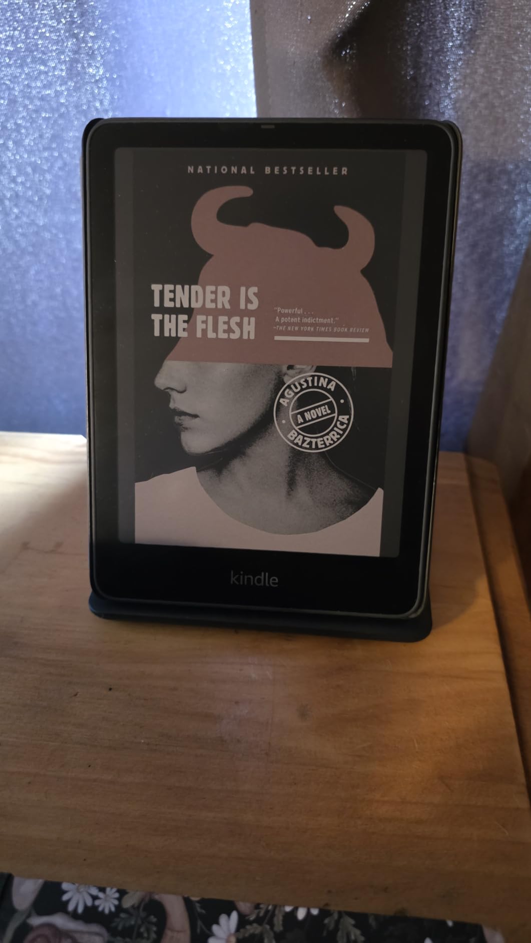 Made for Amazon, Wireless Charging Dock for Kindle Paperwhite Signature Editions (2022 & 2024 Releases) and Kindle Colorsoft Signature Edition customer photo 1
