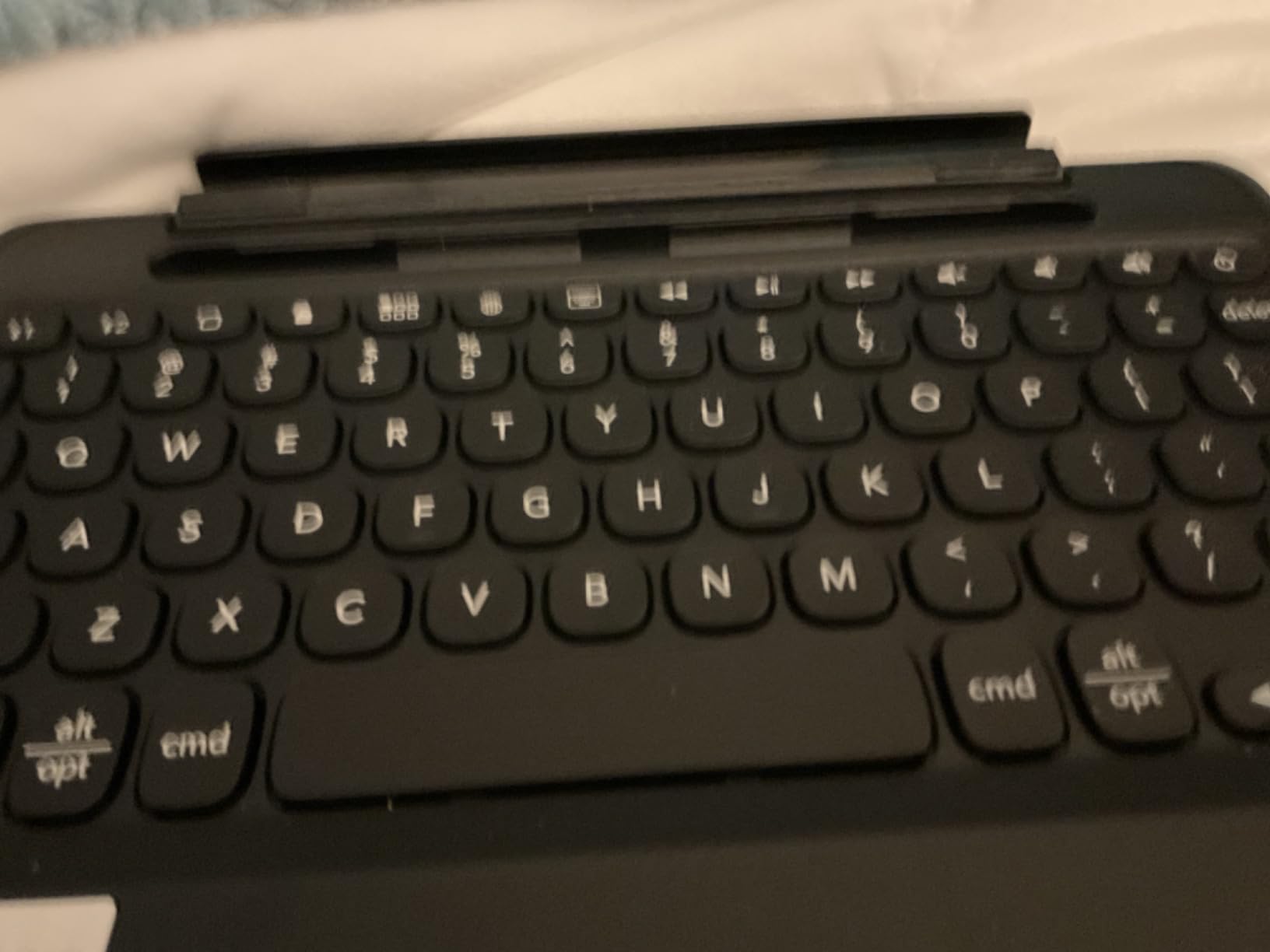 ZAGG Rugged Book iPad 11