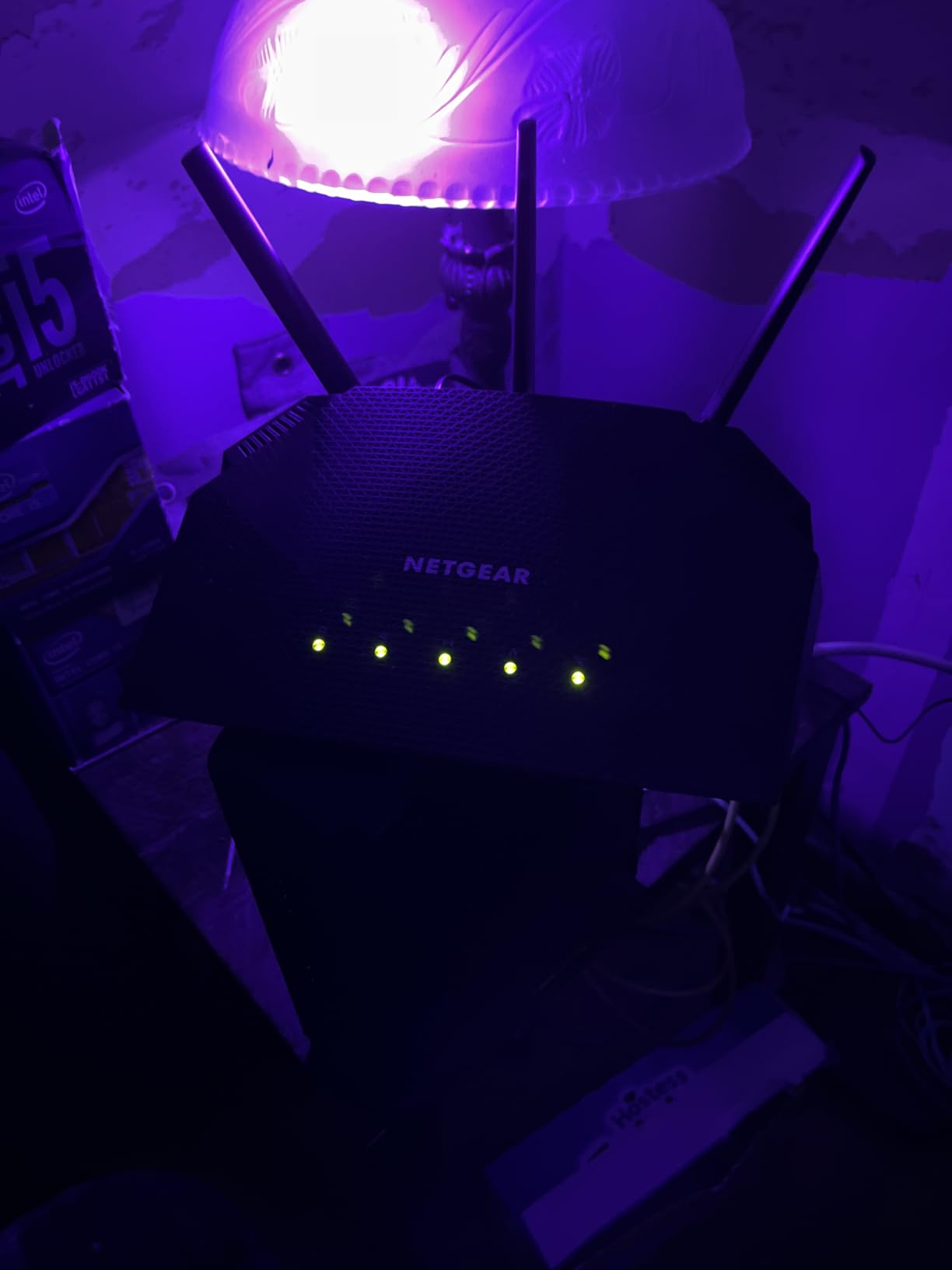NETGEAR Nighthawk WiFi 6 Router (RAX36) – Router Only, AX3000 3 Gbps Wireless Speed – Dual-Band Gigabit Internet – Covers 2,000 sq. ft., 25 Devices – Built-in VPN, USB 3.0, Gaming customer photo 2