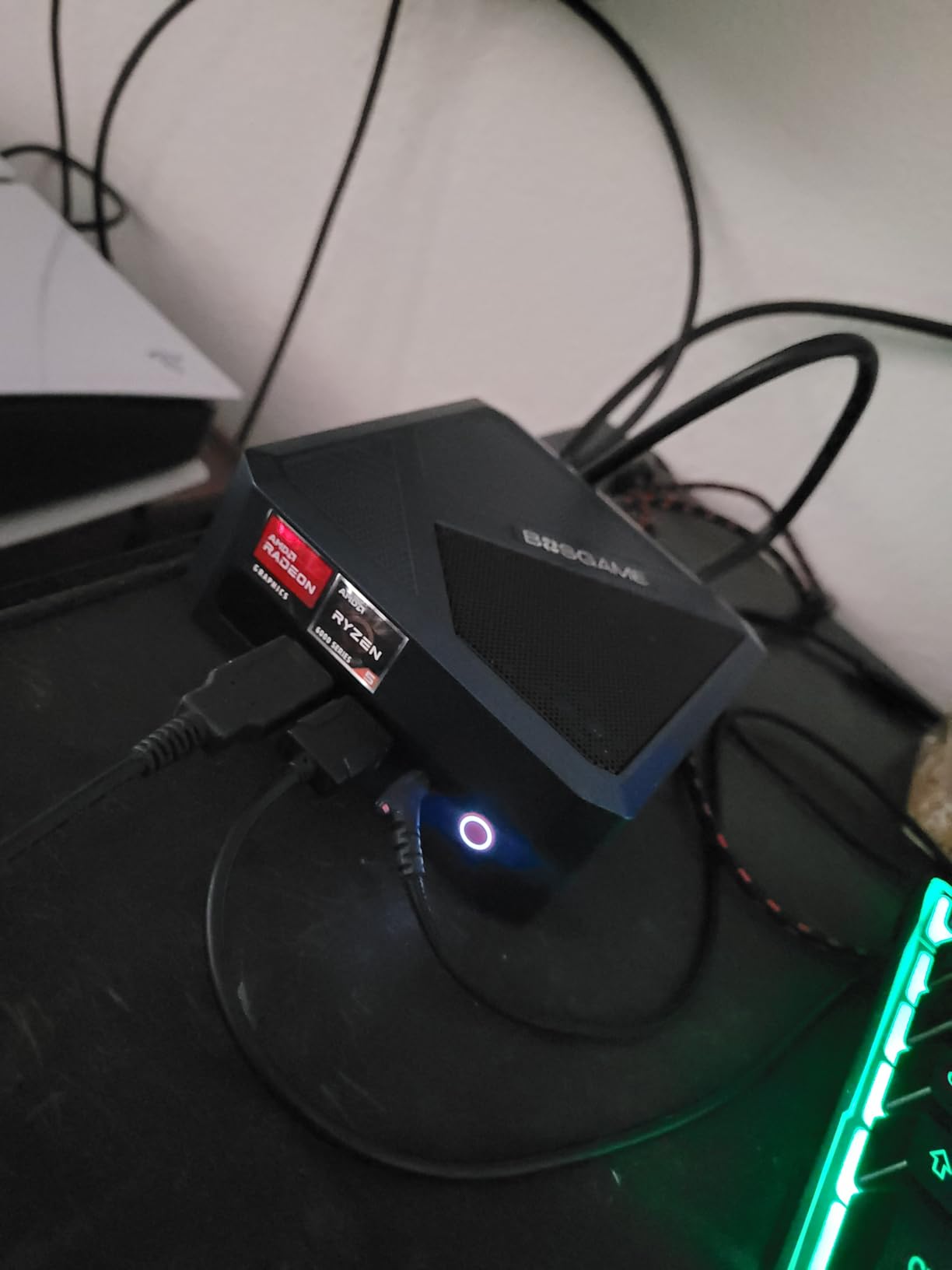 BOSGAME Mini PC AMD Ryzen 5 3501U, 8GB DDR4 RAM, 256GB SSD customer photo 1