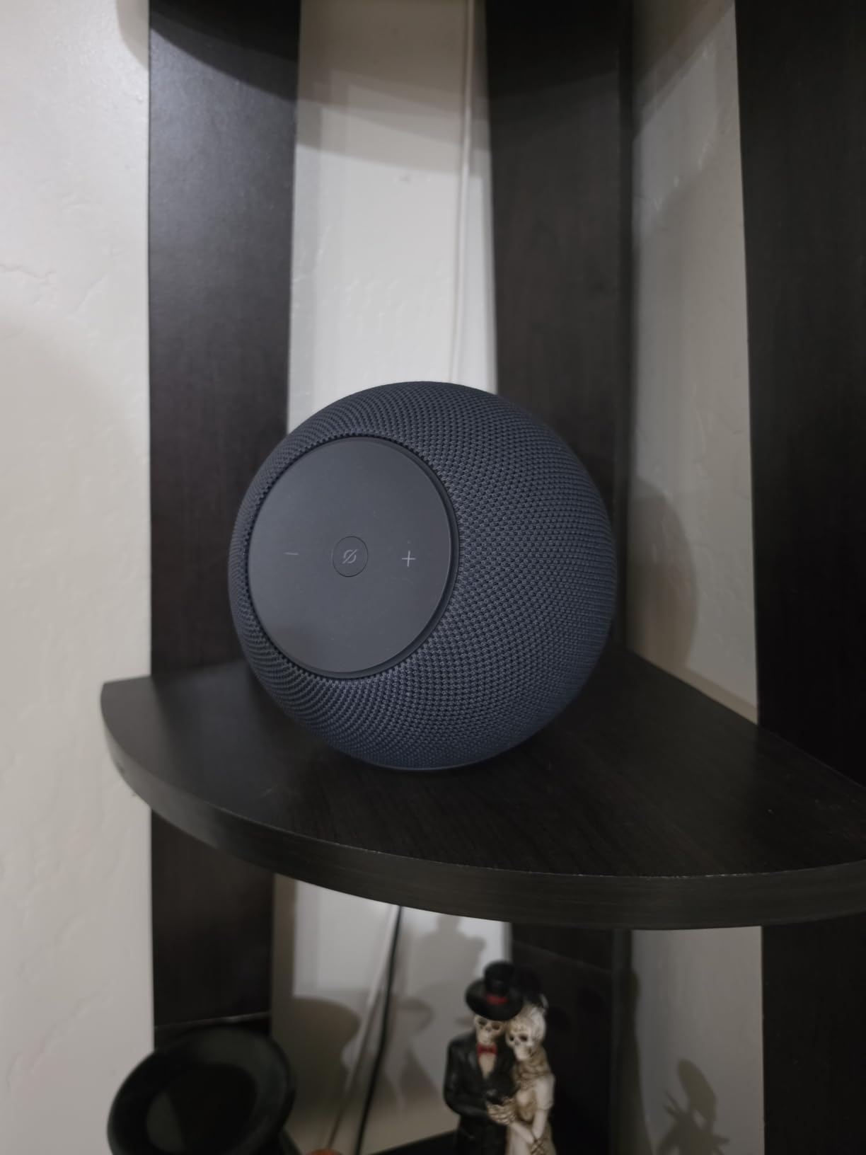 Amazon Echo Studio (newest model), Immersive spatial audio and Dolby Atmos, Designed for Alexa+, Glacier White customer photo 1
