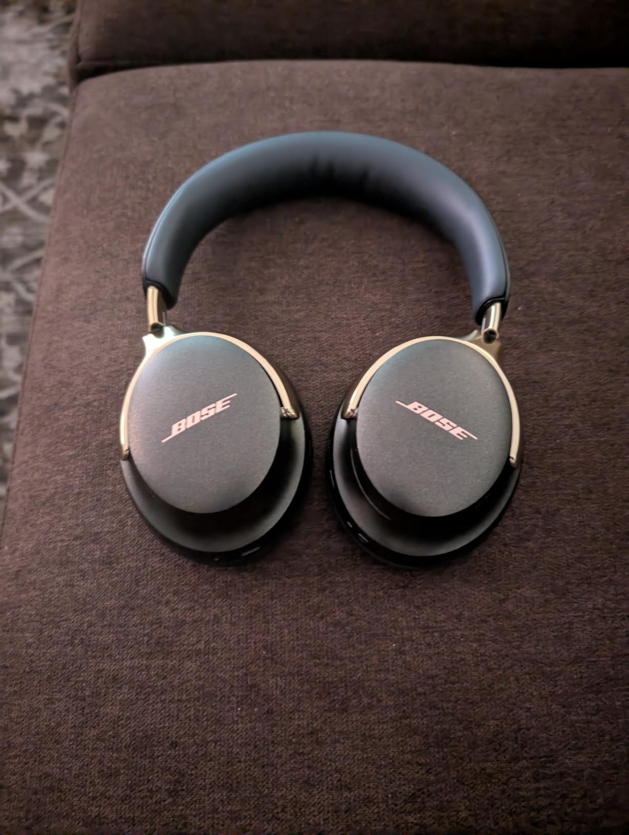 Bose QuietComfort Ultra Bluetooth Headphones (2nd Gen), Wireless Headphones with Spatial Audio, Over Ear Noise Cancelling with Mic, Up to 30 Hours of Play time, Desert Gold - Limited Edition Color customer photo 2