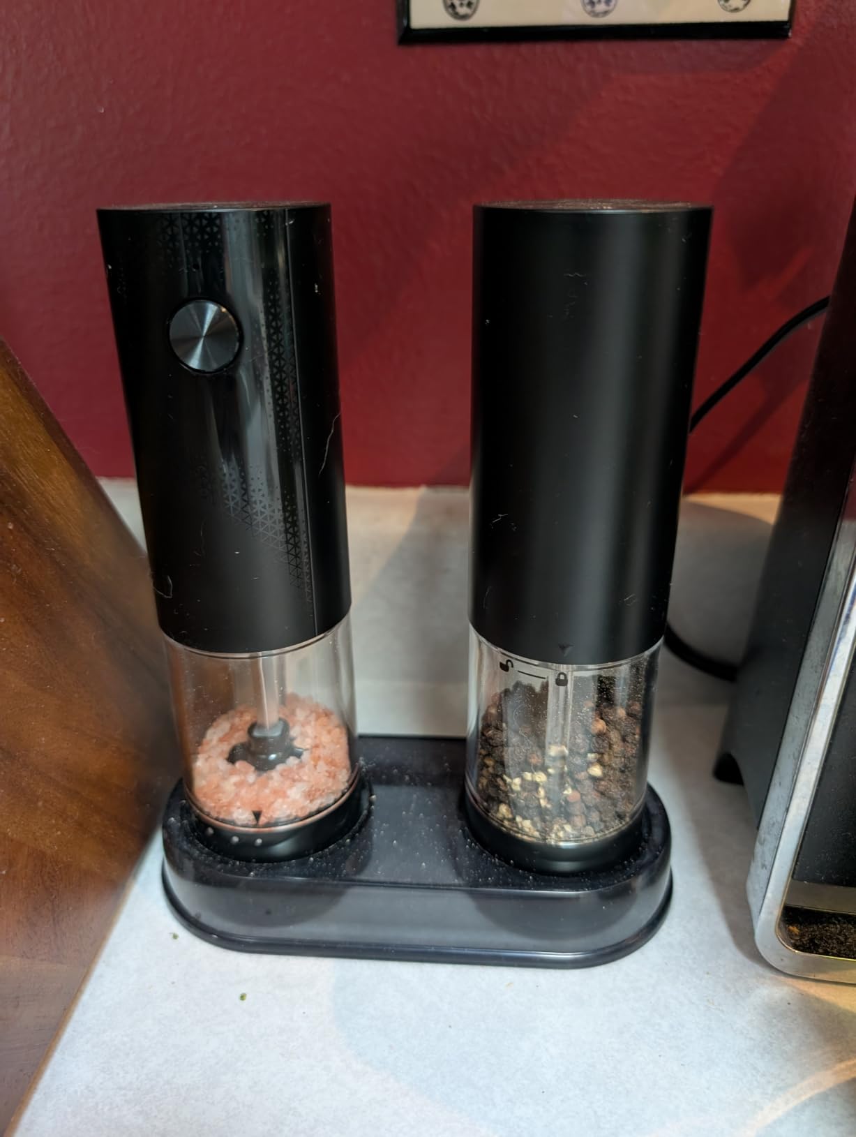 Electric Salt and Pepper Grinder Set - Rechargeable Automatic Salt and Pepper Shakers, Kitchen Appliances with External Adjustable Coarseness, Larger Hopper for Cooking, Home Gifts(2 Pack,Black/White) customer photo 1